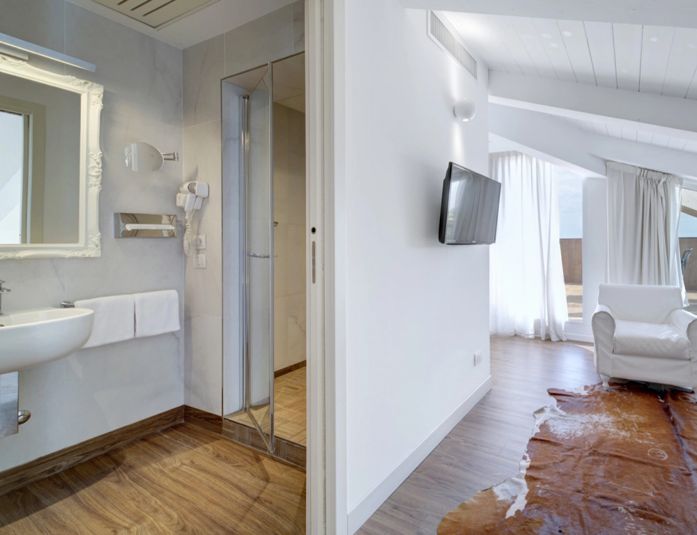 media.Slide-H-Suites-04-Hotel-Select-Riccione