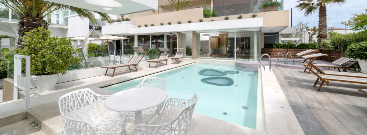 media.Slide-Esterno-01-Hotel-Select-Riccione