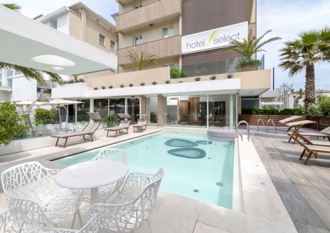 media.Slide-Esterno-01-Hotel-Select-Riccione
