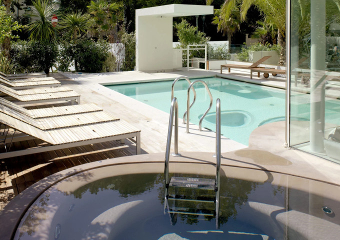 media.Slide-PiscinaHotel-Select-Riccione