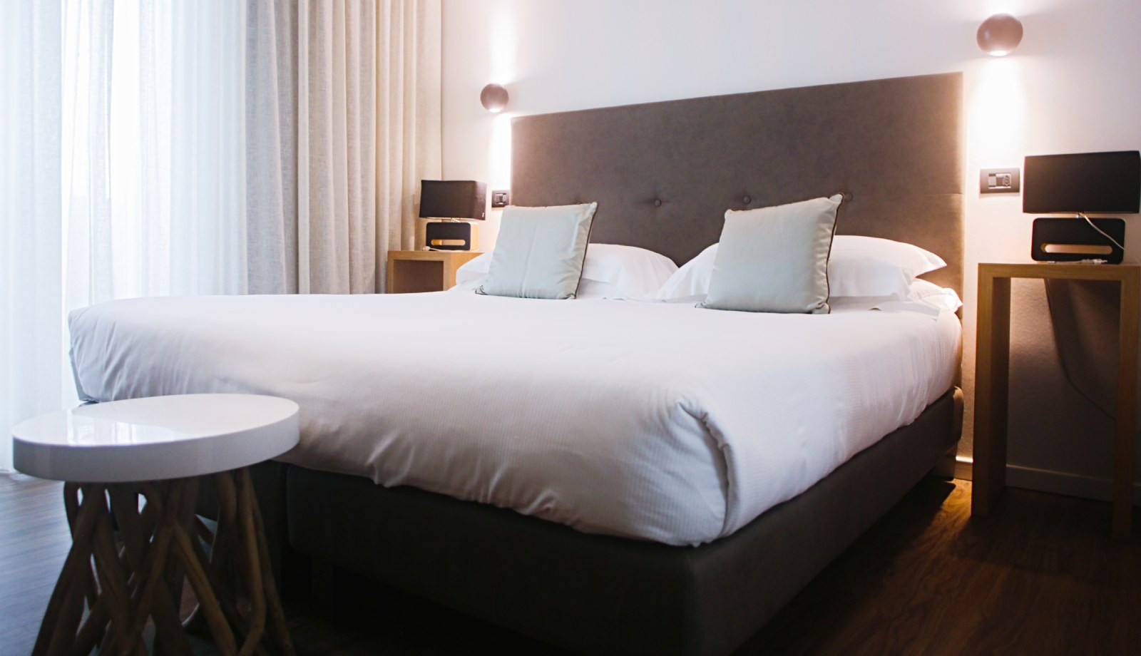 media.Hotel Select Riccione - Camere e suites 1600X920